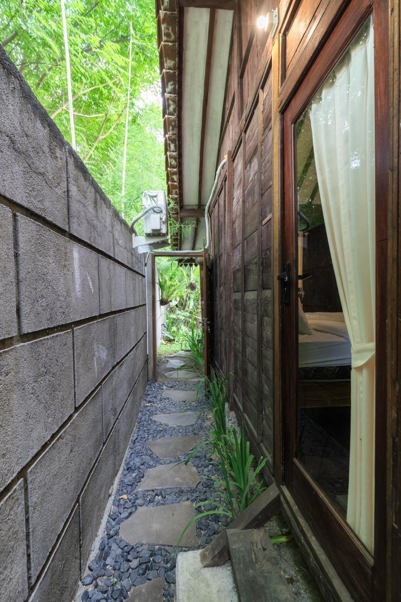 Tahlia'S Villa Sorongjukung Exterior foto