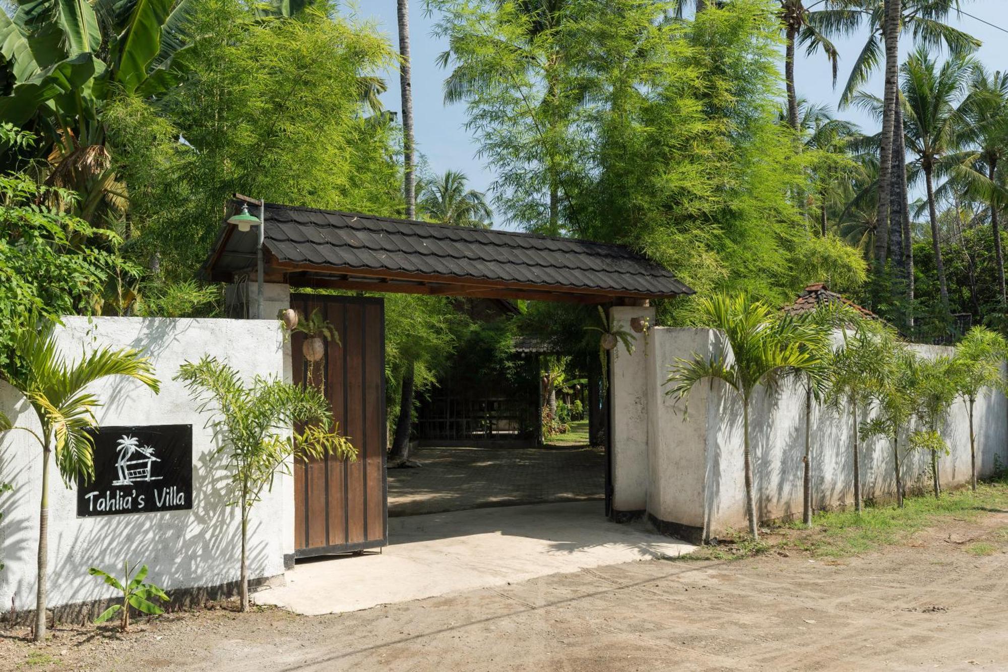 Tahlia'S Villa Sorongjukung Exterior foto